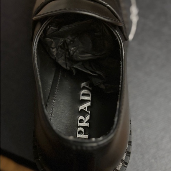 Prada Brushed Leather loafers - Picture 6 of 11